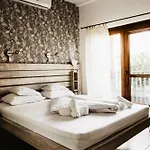 Hotel Feszek -etel Es Hotel-zanka *