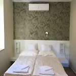 Feszek -etel Es Hotel-zanka Zanka
