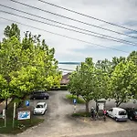 Feszek -etel Es Hotel-bed & Breakfast - Bike Point 호텔 *