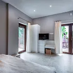 호텔 Feszek -etel Es Hotel-bed & Breakfast - Bike Point *