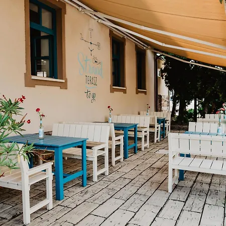 Feszek -etel Es Hotel-bed & Breakfast - Bike Point *