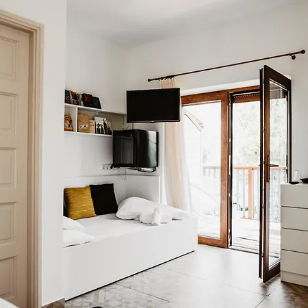 Hotel Feszek -etel Es Hotel- *