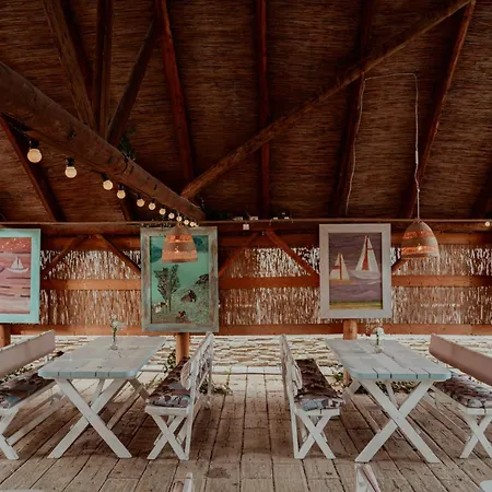 Hotel Feszek -etel Es Hotel-