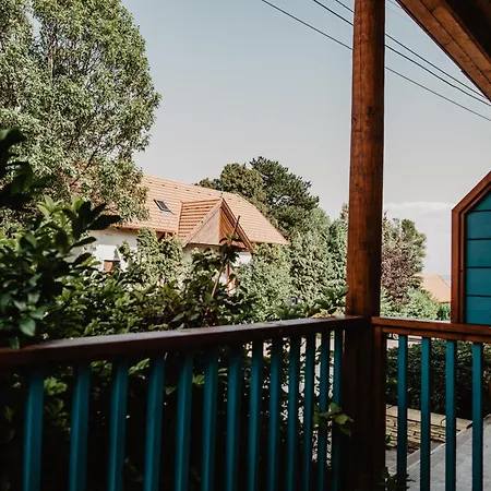 Отель Feszek -etel Es Hotel-bed & Breakfast - Bike Point Занка