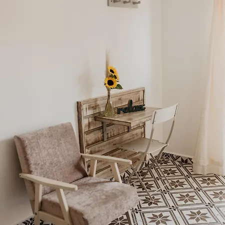 Feszek -etel Es Hotel- * Balatonszárszó