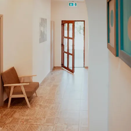 Feszek -etel Es Hotel-zanka