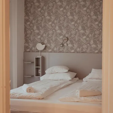 Feszek -etel Es Hotel-zanka Hotel Zanka