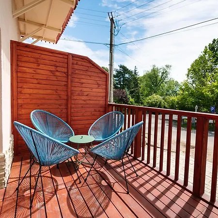 فندق Feszek -etel Es Hotel- *
