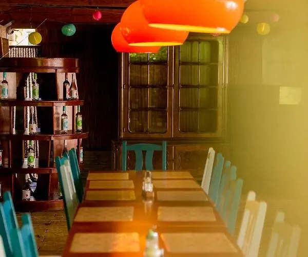 Feszek -etel Es Hotel-bed & Breakfast - Bike Point Отель Занка