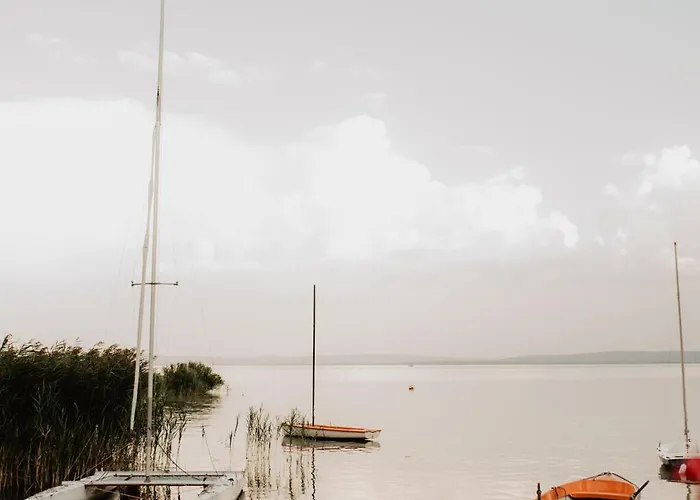 Ξενοδοχείο Feszek -etel Es Hotel-bed & Breakfast - Bike Point