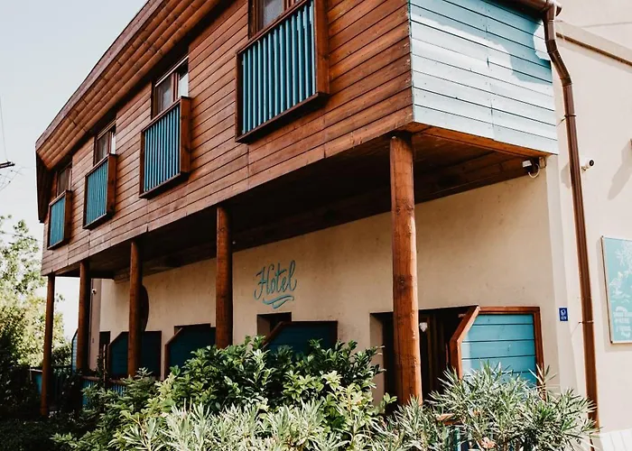 Feszek -etel Es Hotel-bed & Breakfast - Bike Point Отель *