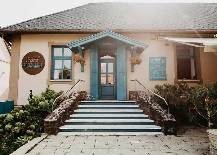 Ξενοδοχείο Feszek -etel Es Hotel-bed & Breakfast - Bike Point *
