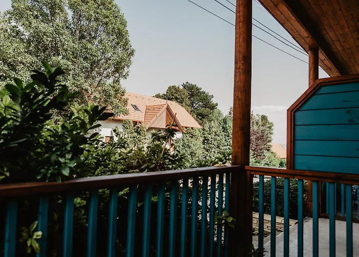 Отель Feszek -etel Es Hotel-bed & Breakfast - Bike Point Занка