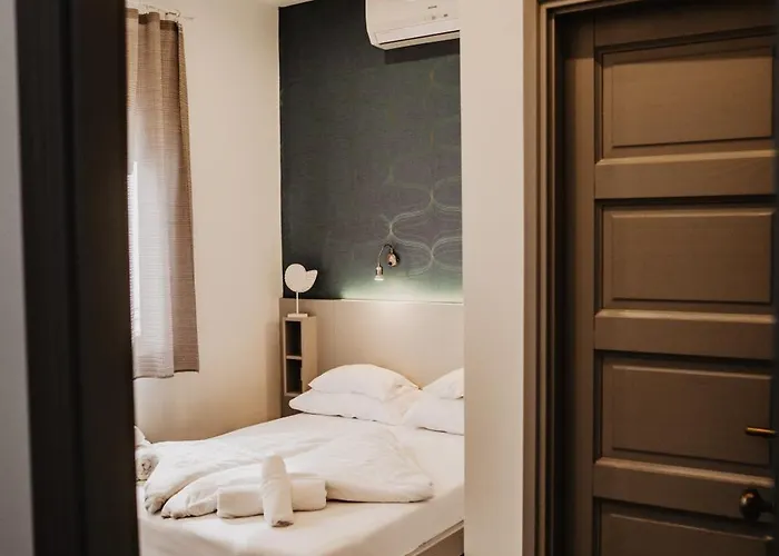 Feszek -etel Es Hotel- Balatonszemes