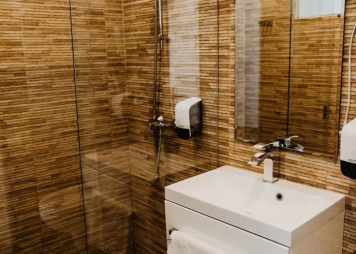 מלון Feszek -etel Es Hotel- *