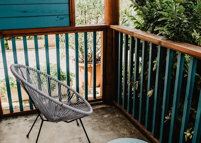 Feszek -etel Es Hotel- Szálloda