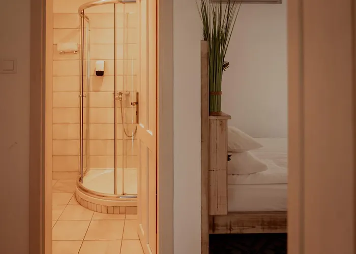 Отель Feszek -etel Es Hotel-bed & Breakfast - Bike Point Занка