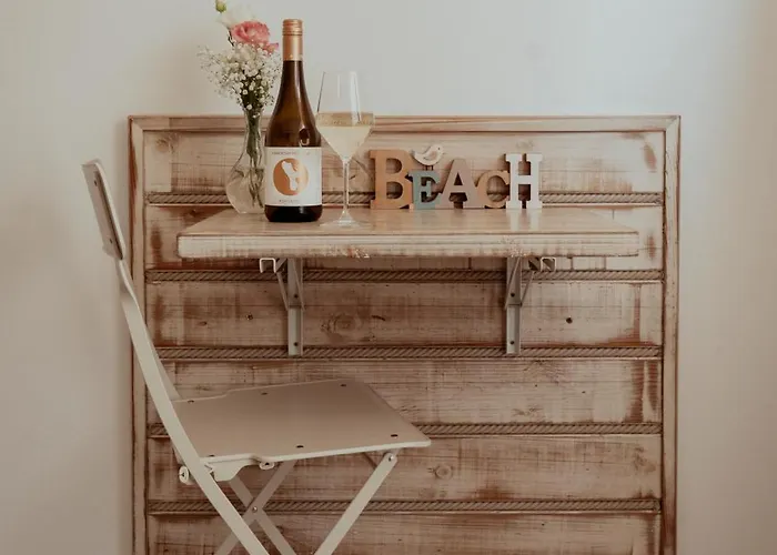 Feszek -etel Es Hotel- מלון Balatonszárszó