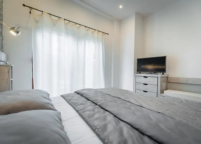 Feszek -etel Es Hotel- Szálloda *