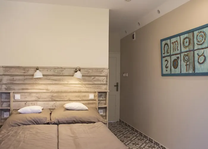 Feszek -etel Es Hotel-bed & Breakfast - Bike Point *